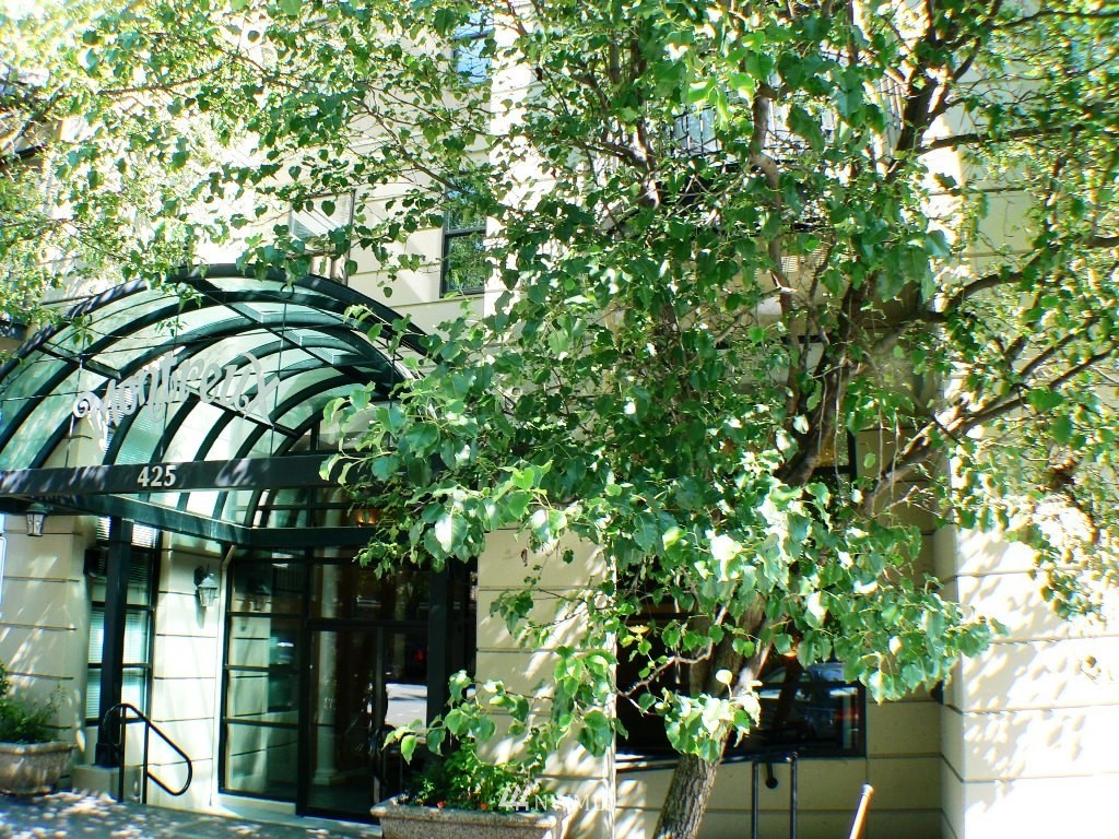 425 Vine Street, Unit 421 Seattle, WA 98121 - Photo 2 of 16