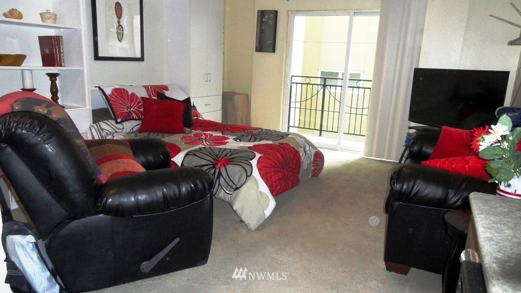 425 Vine Street, Unit 421 Seattle, WA 98121 - Photo 6 of 16