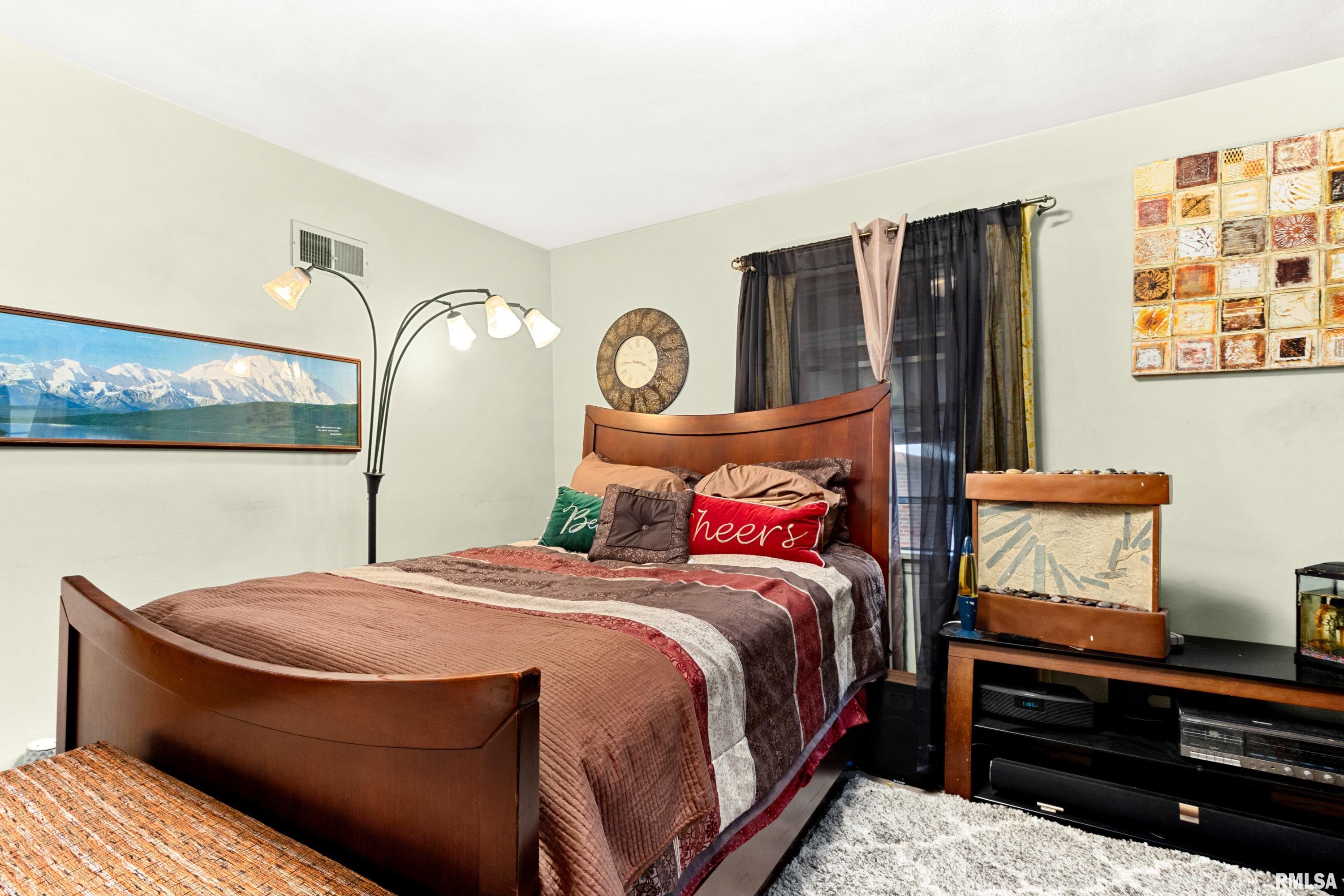 2907 North Sheridan Road Peoria, IL 61604 - Photo 18 of 29
