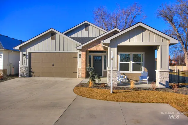 $579,700 | 1561 North Parkshire Way, Meridian, ID 83642
