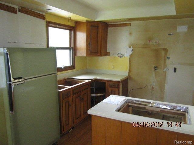 15580 Meadowbrook Road Redford, MI 48239 - Photo 9 of 13 231.JPG