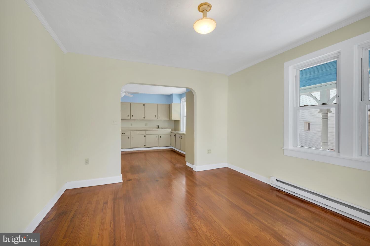5955 Conover Road Taneytown, MD 21787 - Photo 4 of 47 Living Room
