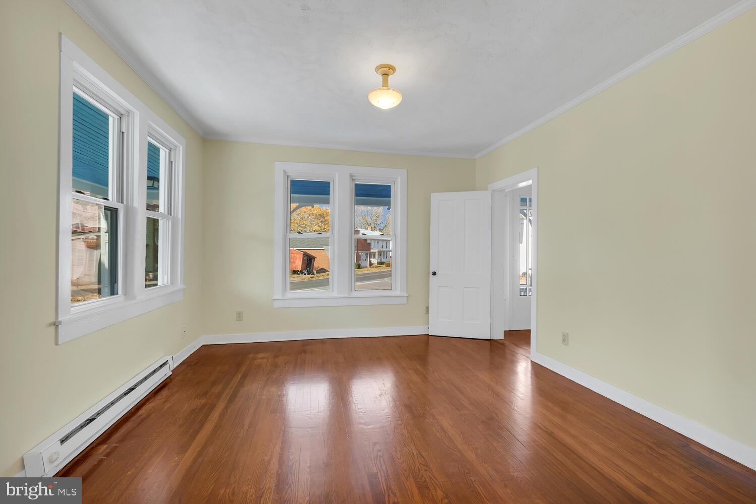 5955 Conover Road Taneytown, MD 21787 - Photo 5 of 47 Living Room