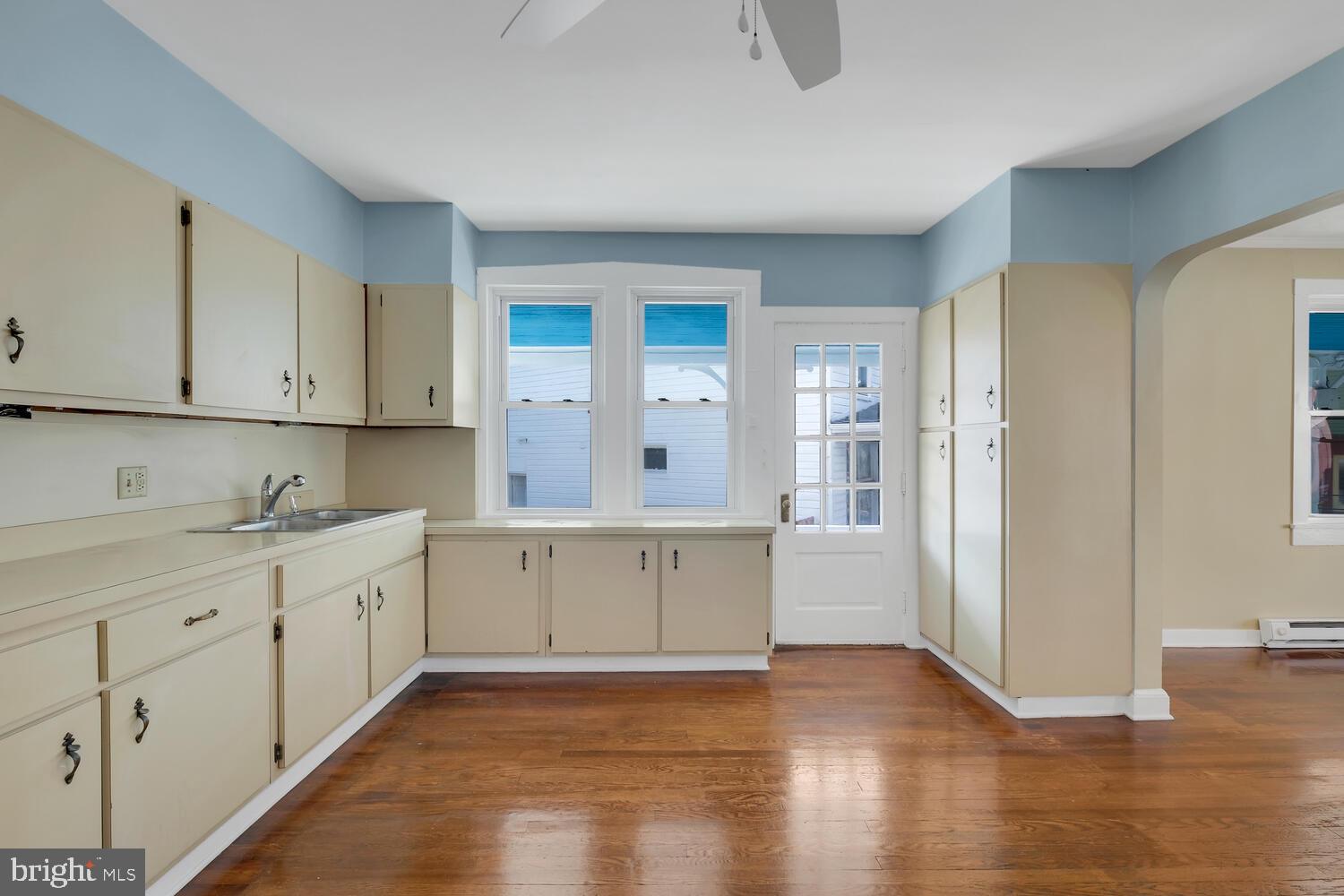 5955 Conover Road Taneytown, MD 21787 - Photo 6 of 47 Kitchen