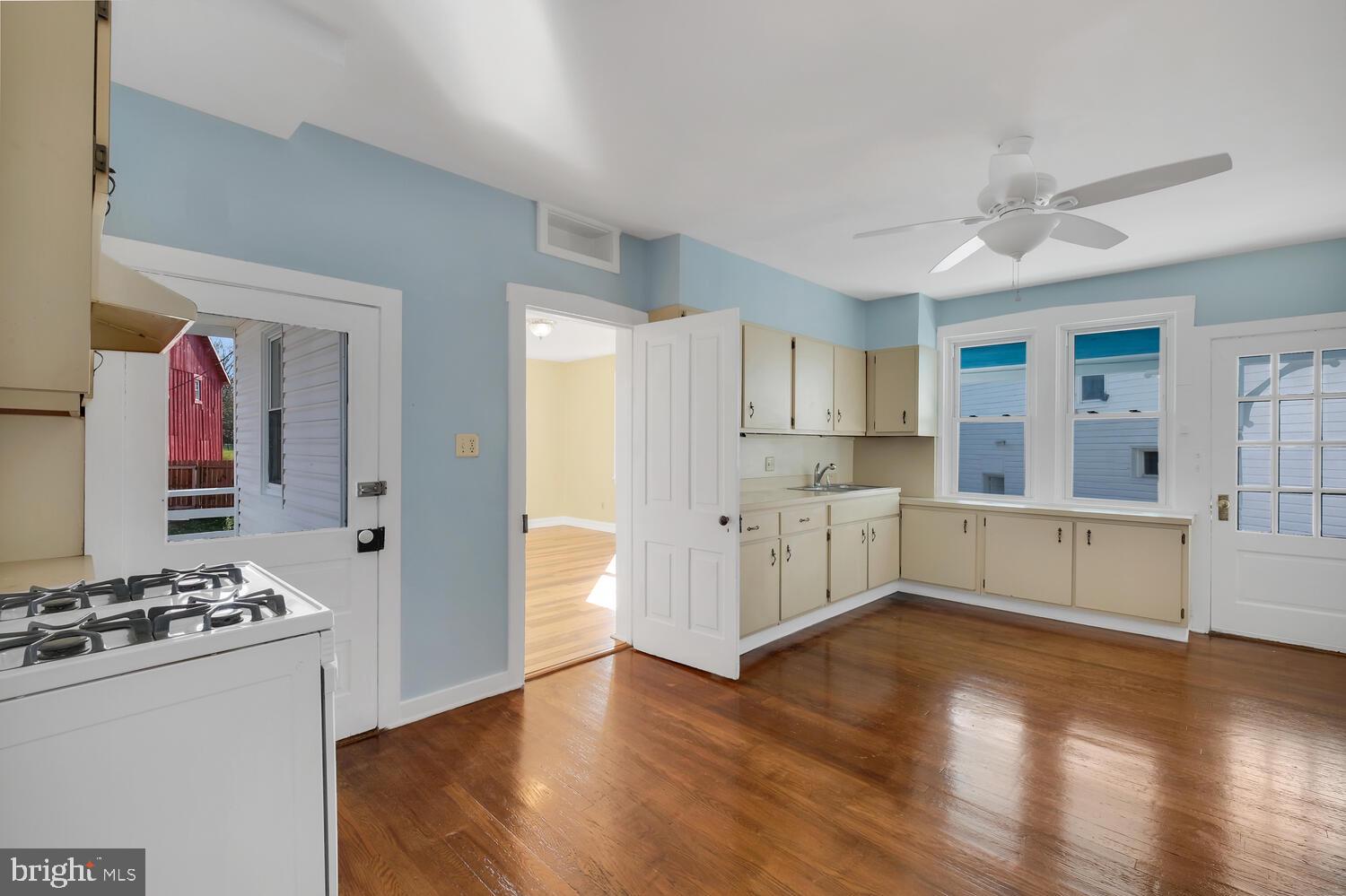 5955 Conover Road Taneytown, MD 21787 - Photo 10 of 47 Kitchen