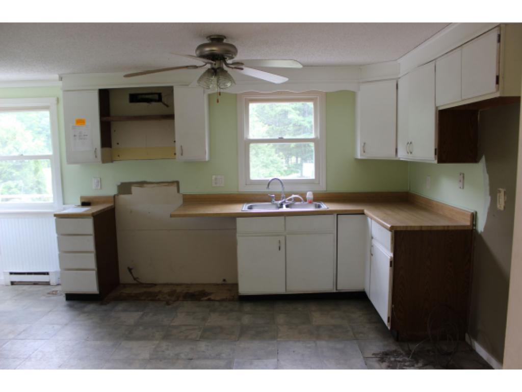 1098 West River Road Brattleboro, VT 05301 - Photo 4 of 12