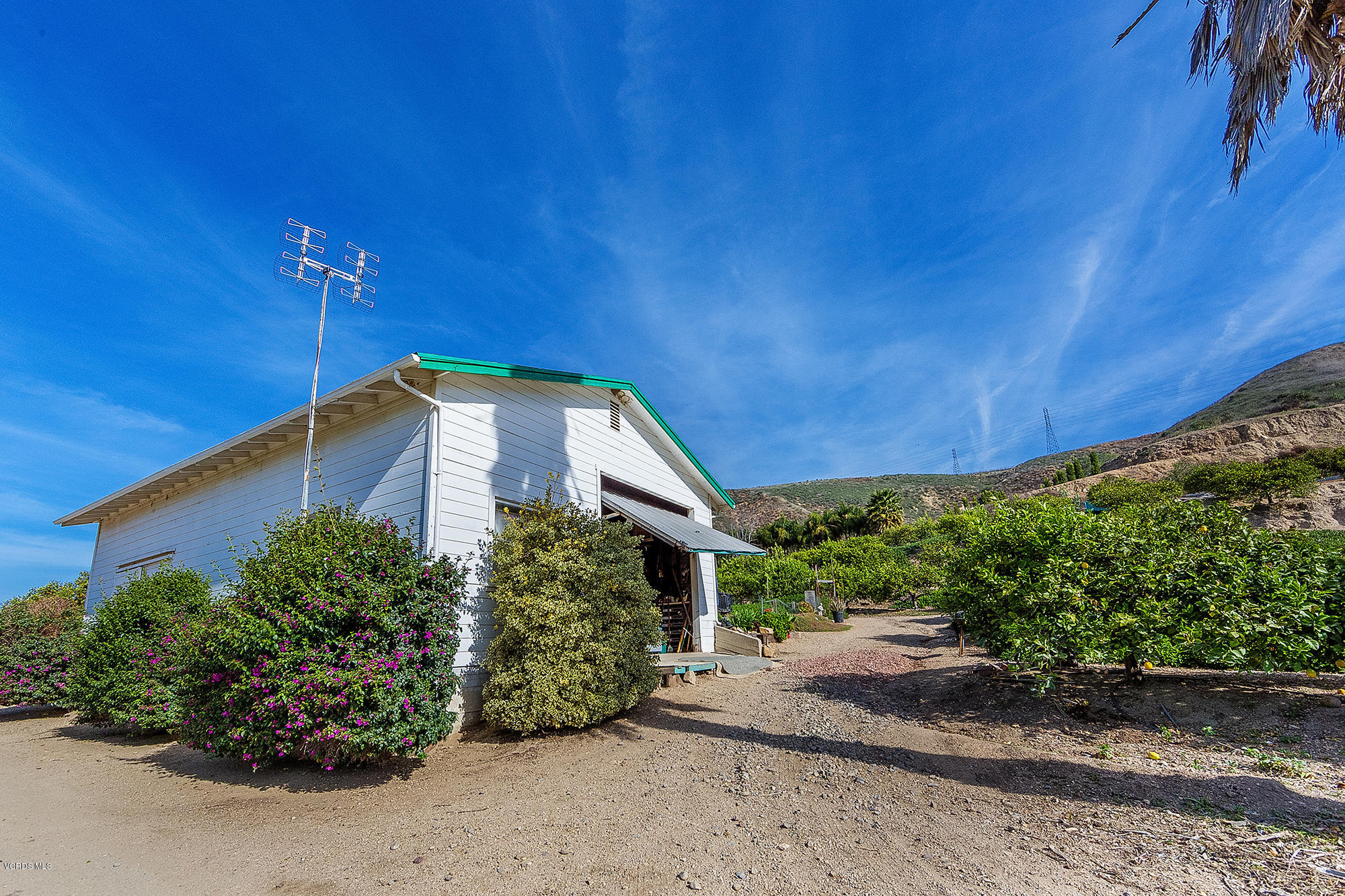 1073 East Telegraph Road Fillmore, CA 93015 - Photo 19 of 24 398
