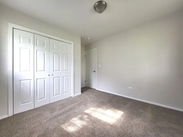 an empty room with a empty space