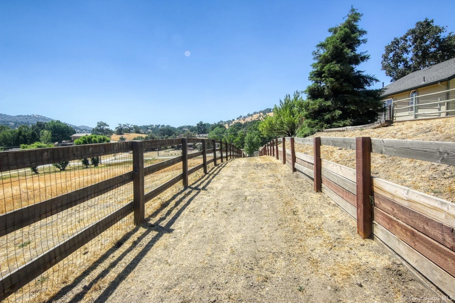 29720 North Lower Valley Road Tehachapi, CA 93561 - Photo 46 of 52 Gallery Image 46