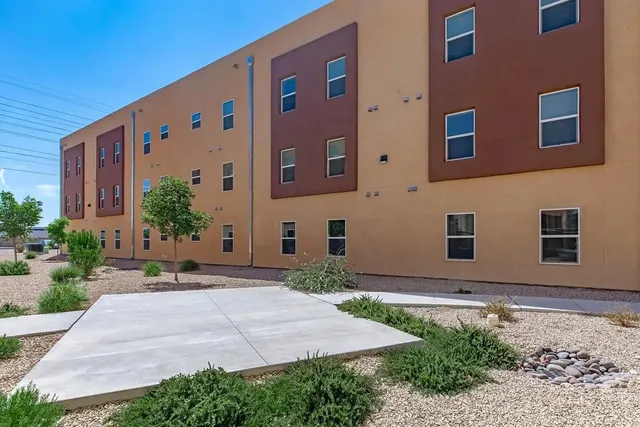 $858 | 11050 Montana Avenue, El Paso, TX 79936