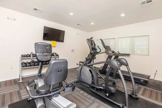 $858 | 11050 Montana Avenue, El Paso, TX 79936