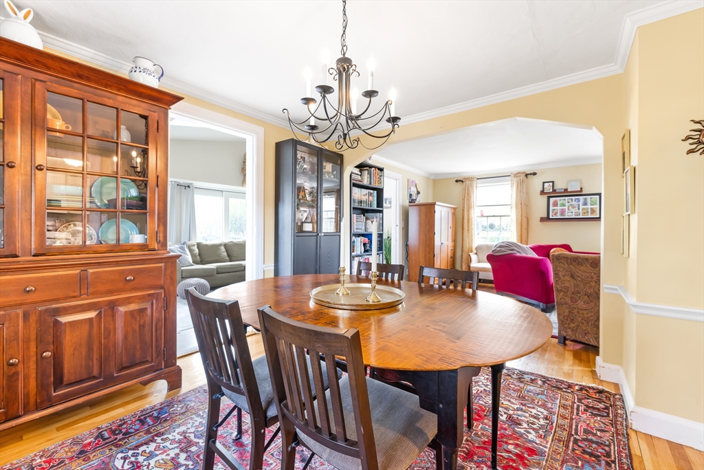 98 Cherry Street Newton, MA 02465 - Photo 5 of 24
