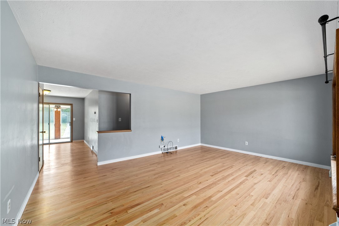 7627 Roeper Road Parma, OH 44134 - Photo 2 of 29