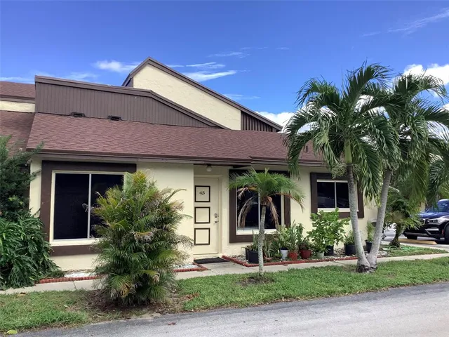 $2,000 | 5280 Bosque Lane, Unit 45, West Palm Beach, FL 33415