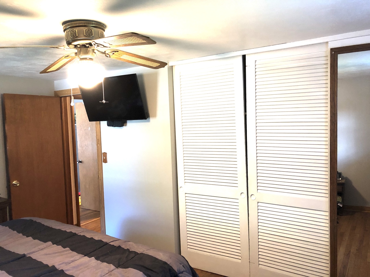 348 Swanson Road Sycamore, IL 60178 - Photo 8 of 20 a bedroom with a bed and a window