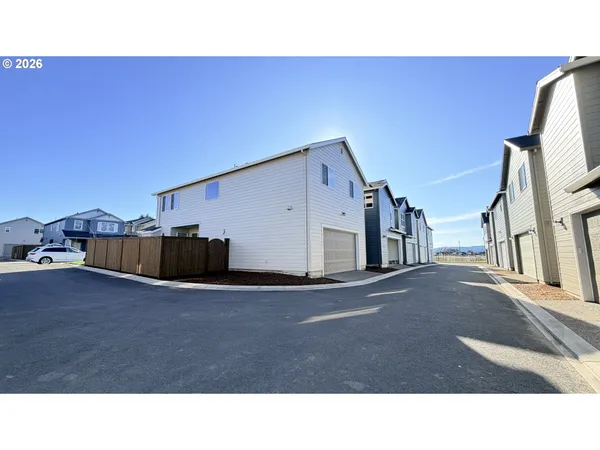 $464,900 | 31773 Northwest Blake Terrace, North Plains, OR 97133