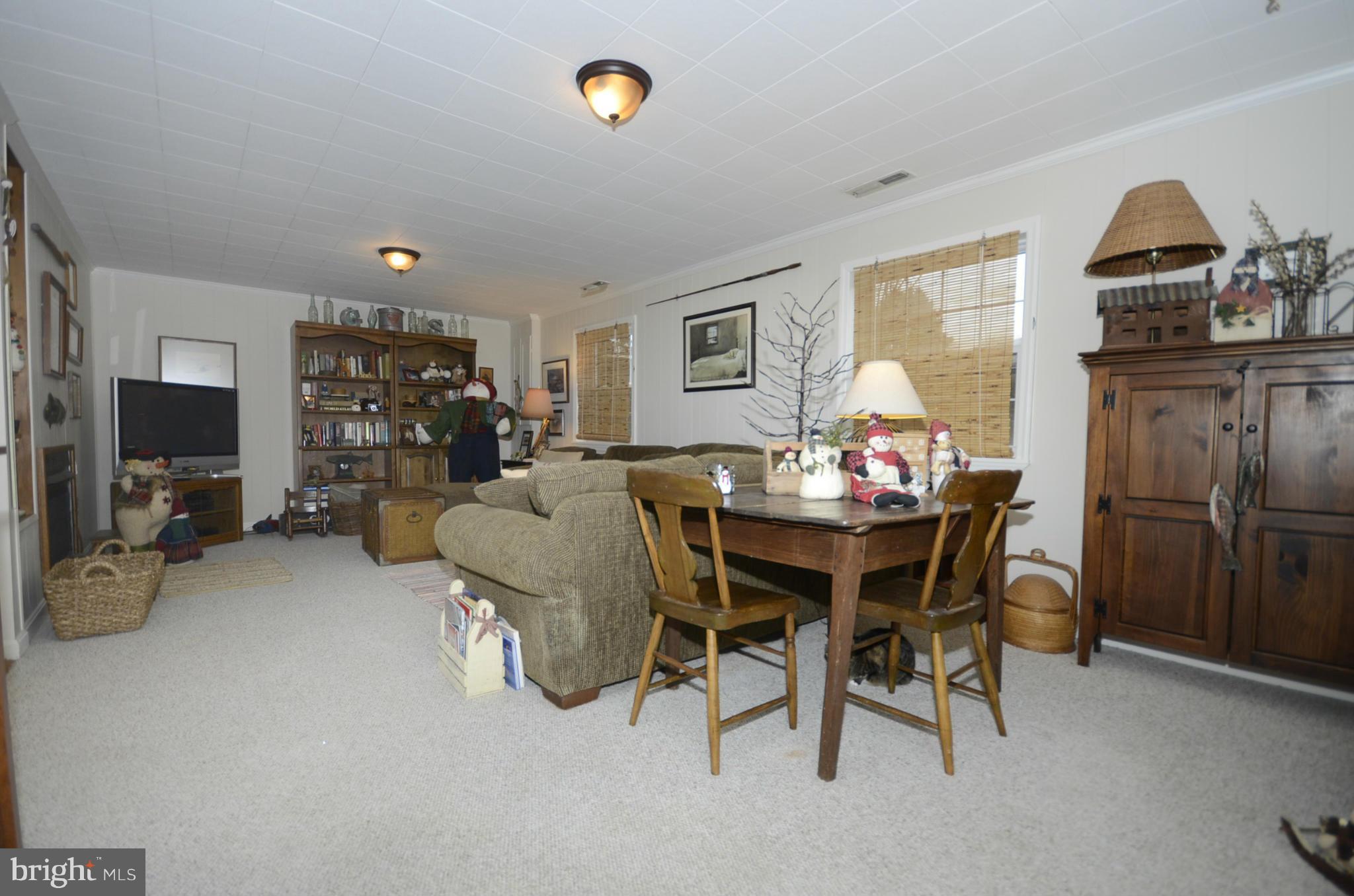 19120 Bloomfield Road Olney, MD 20832 - Photo 19 of 28 Family Room