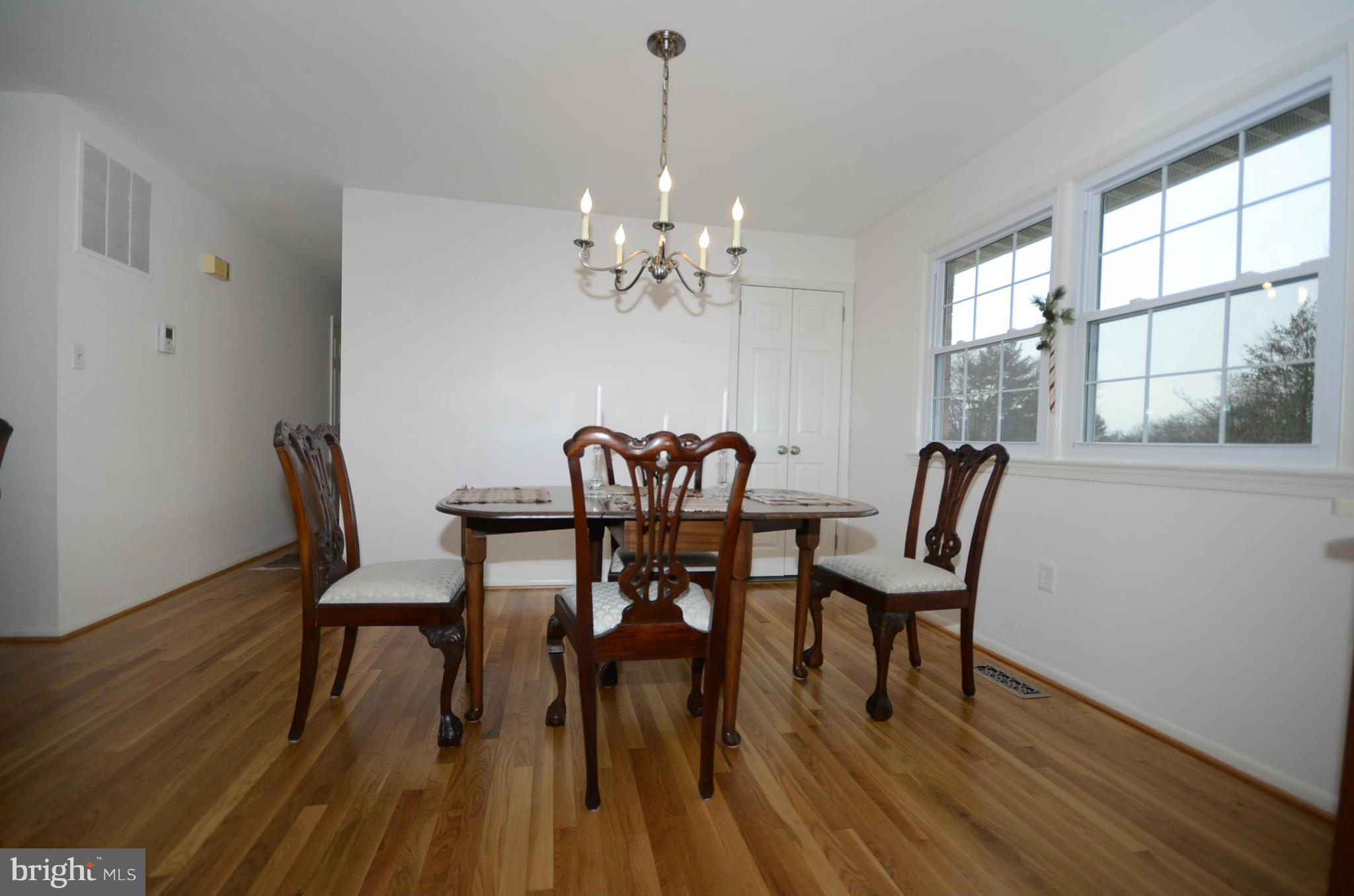 19120 Bloomfield Road Olney, MD 20832 - Photo 7 of 28 Dining Room