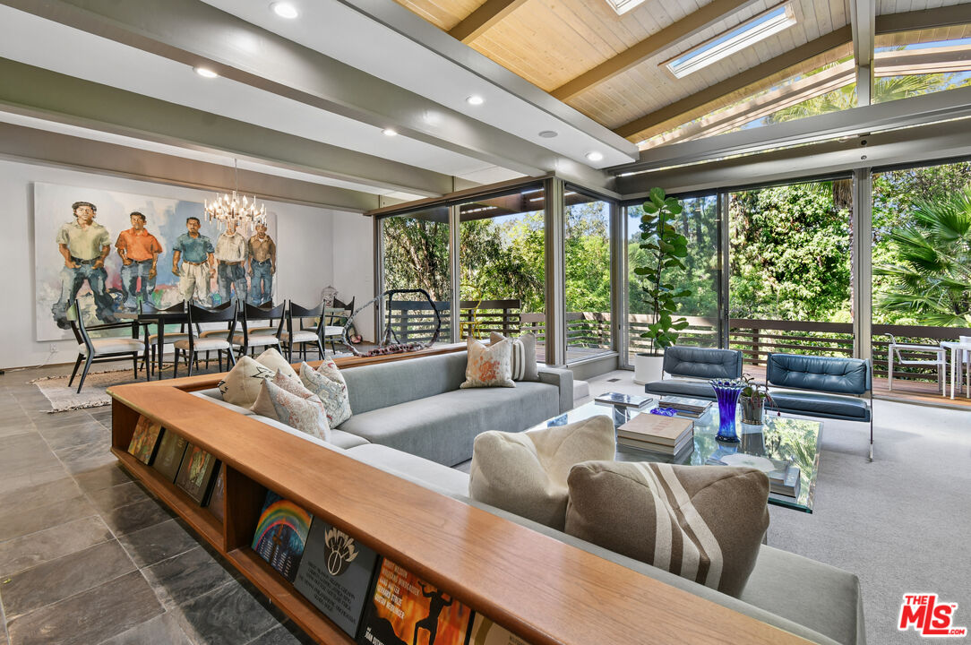 17269 Oak View Drive Encino, CA 91316 - Photo 8 of 45 Gallery Image 8