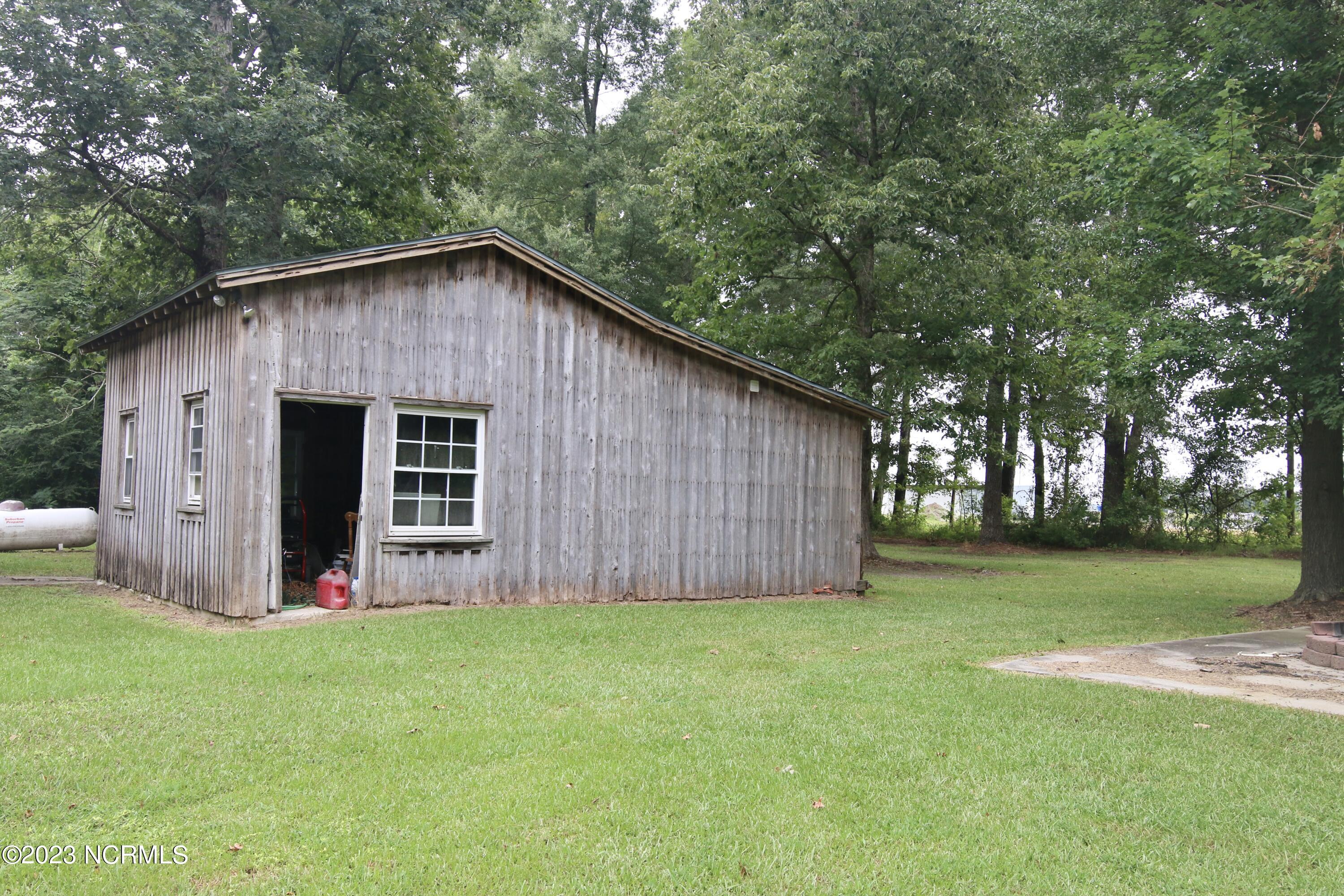 312 Shirley Farm Road Pinetown, NC 27865 - Photo 21 of 21 12x18 building