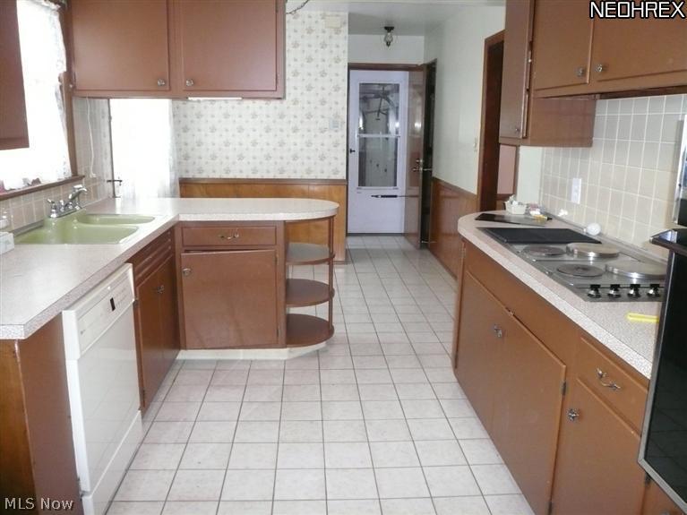 6725 West Pleasant Valley Road Cleveland, OH 44129 - Photo 9 of 25 Gallery Image 9