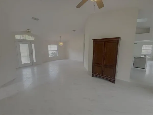 $2,900 | 11435 Southwest 140th Avenue, Dunnellon, FL 34432