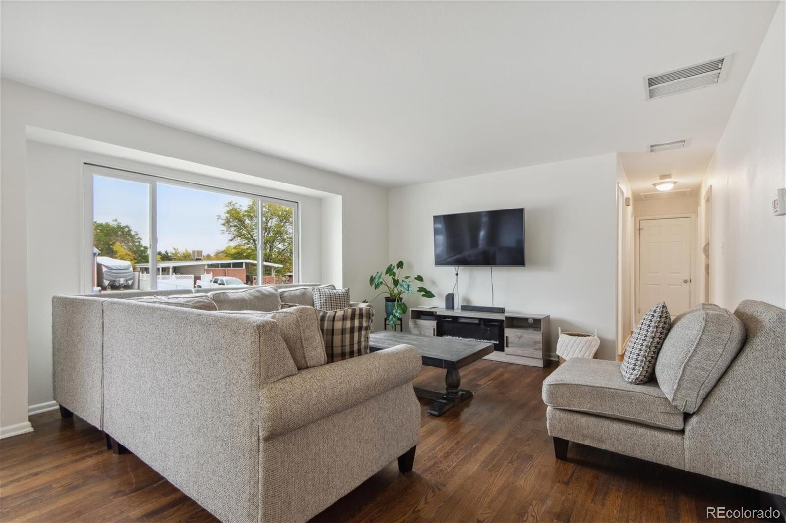 8640 Richard Road Denver, CO 80229 - Photo 5 of 20 Gallery Image 5