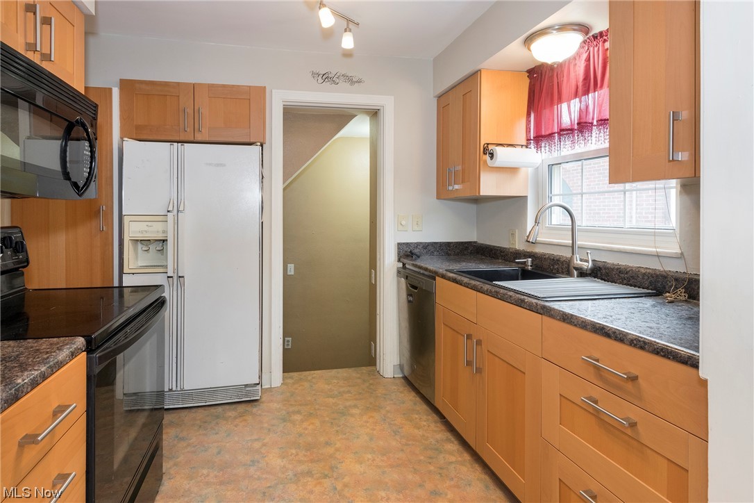 1305 West Schaaf Road Cleveland, OH 44109 - Photo 13 of 35 Gallery Image 13