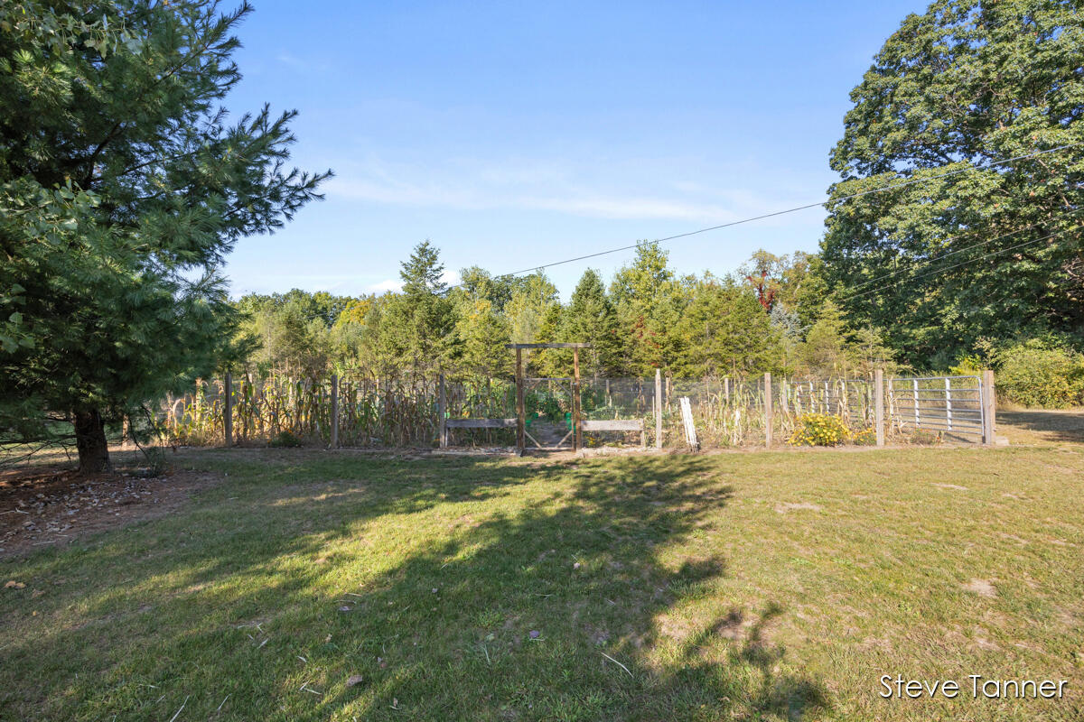 5579 Duckland Road Sidney, MI 48885 - Photo 8 of 40 IMG_1039