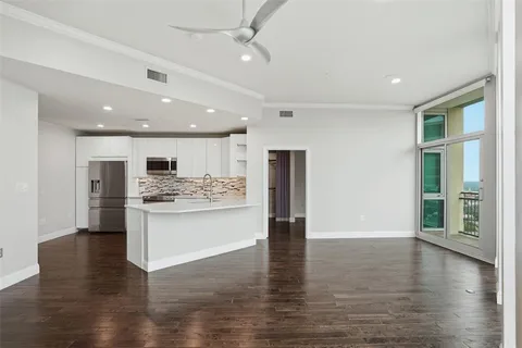 $595,000 | 500 Throckmorton Street, Unit 1605, Fort Worth, TX 76102
