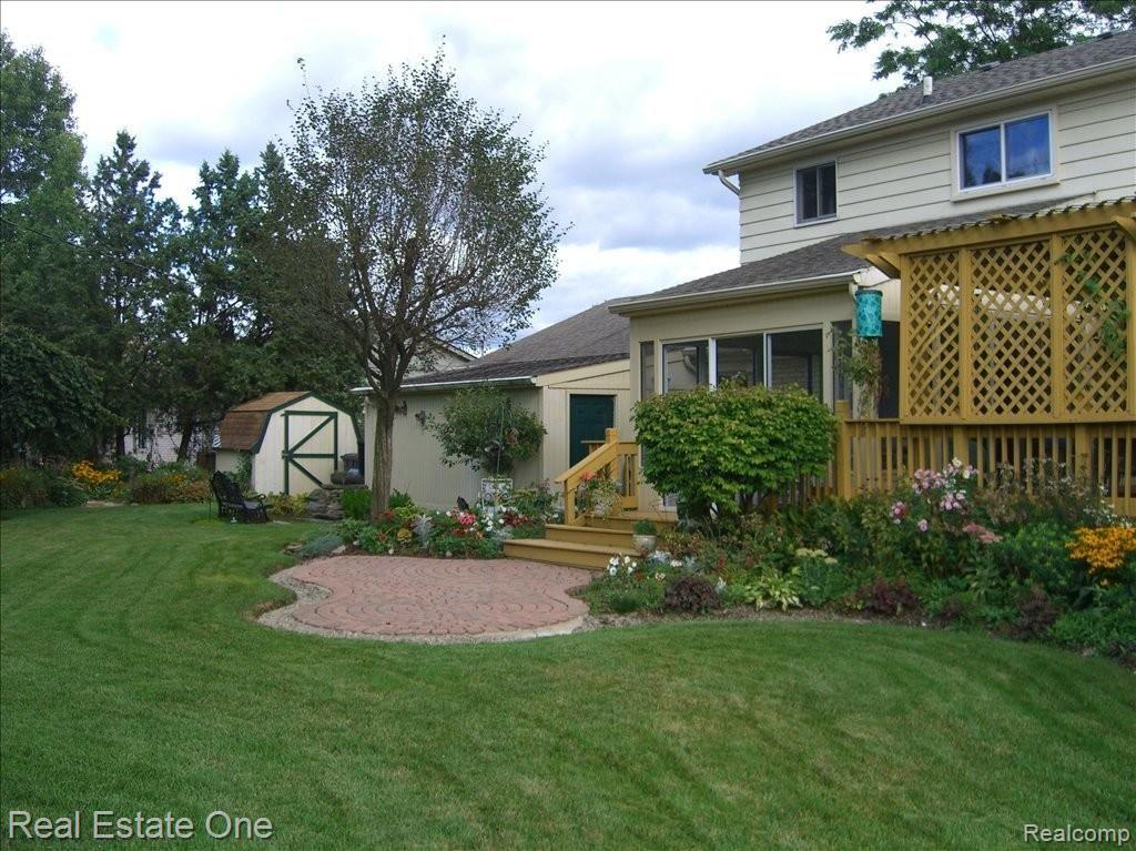 2146 Wayward Drive Rochester, MI 48309 - Photo 23 of 25 Shed & Workshop