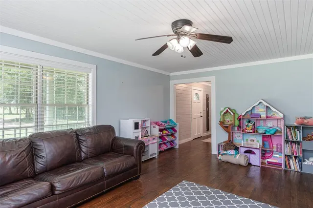 $540,000 | 1147 County Road 3417, Wills Point, TX 75169