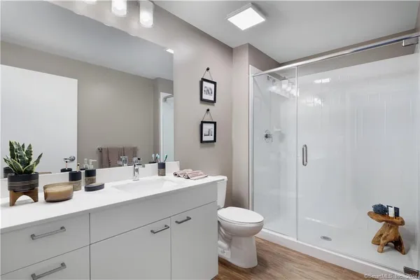 $3,865 | 850 Pacific Street, Unit 307, Stamford, CT 06902