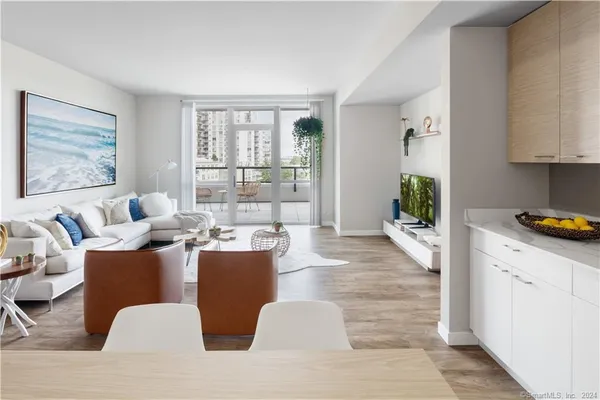 $3,865 | 850 Pacific Street, Unit 307, Stamford, CT 06902