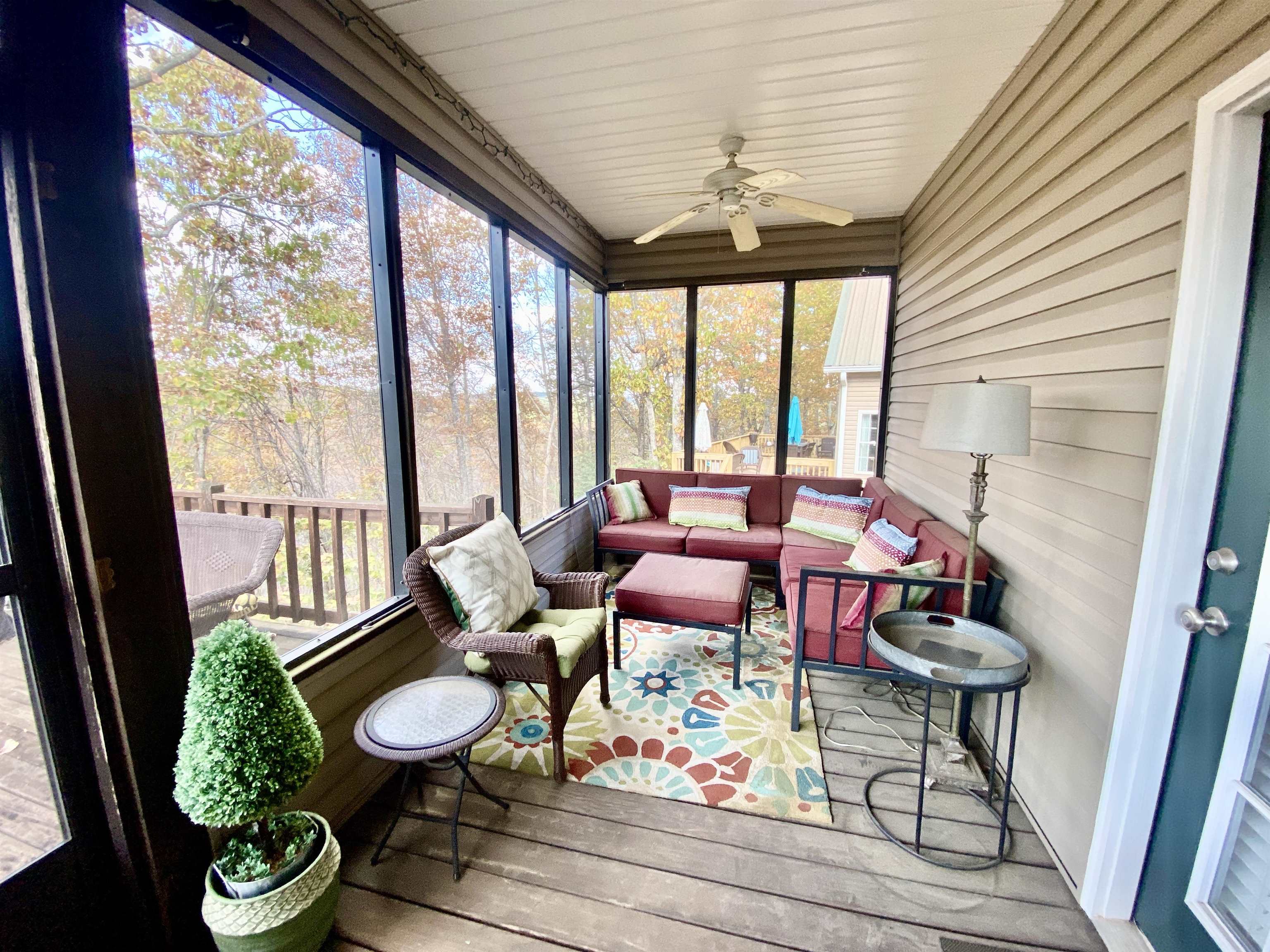 23 Mountain View Iuka, MS 38852 - Photo 28 of 31 a living room with furniture and a window