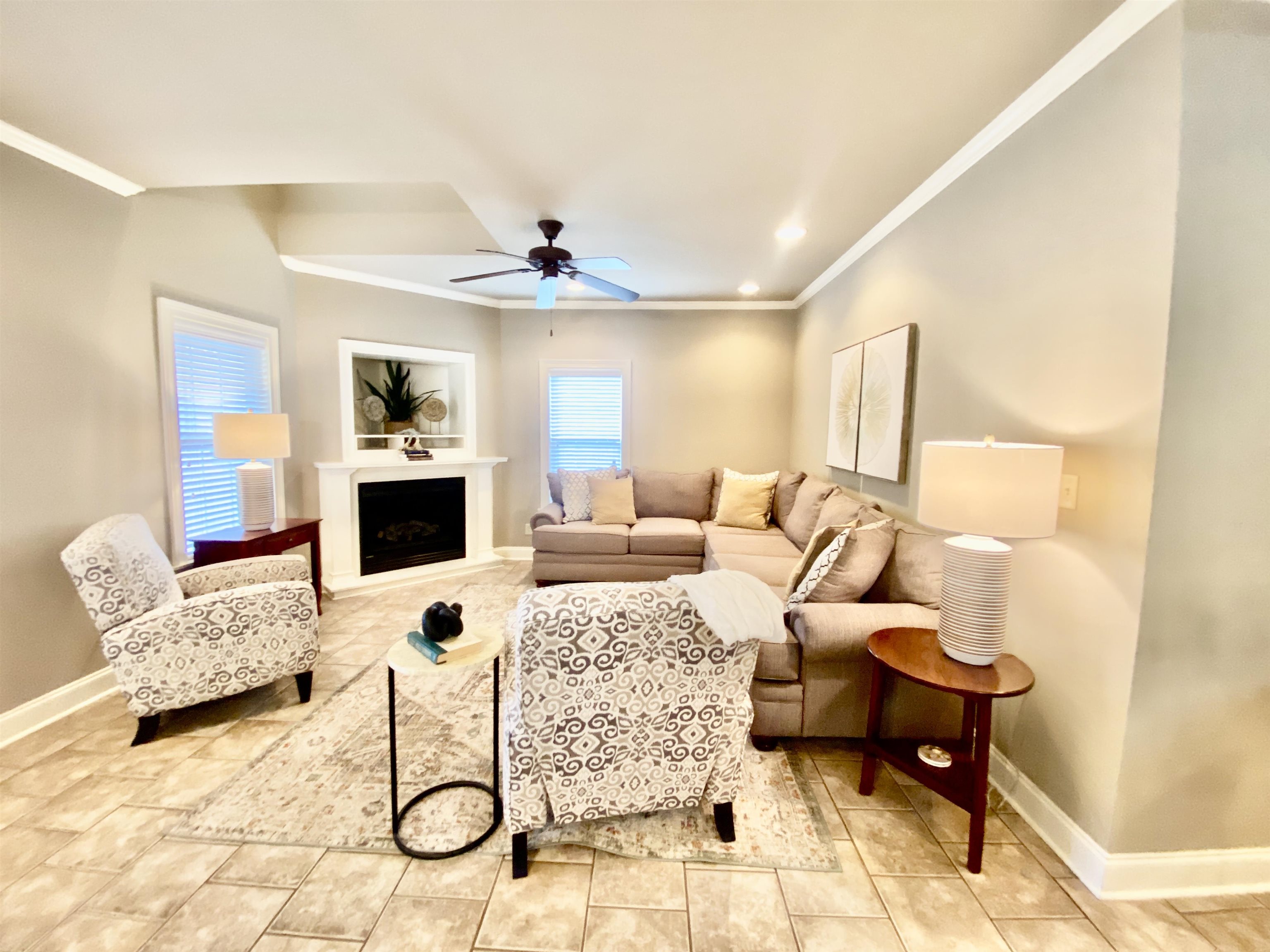 23 Mountain View Iuka, MS 38852 - Photo 7 of 31 a living room with furniture and a flat screen tv