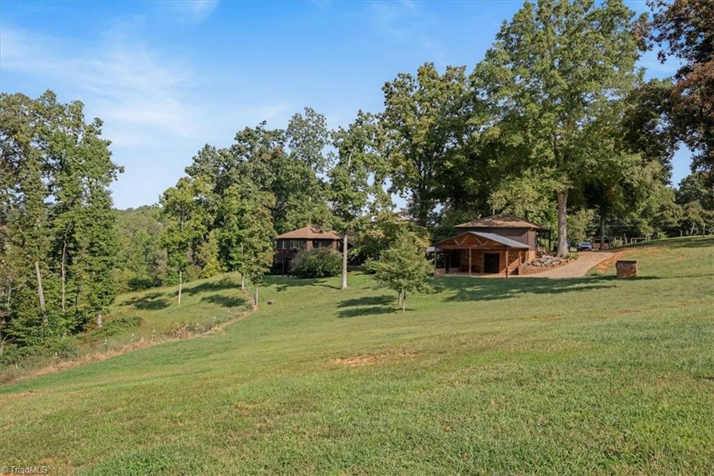 898 Grassy Creek Road Pinnacle, NC 27043 - Photo 11 of 50 Gallery Image 11