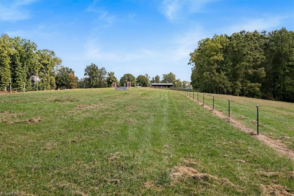 898 Grassy Creek Road Pinnacle, NC 27043 - Photo 12 of 50 Gallery Image 12