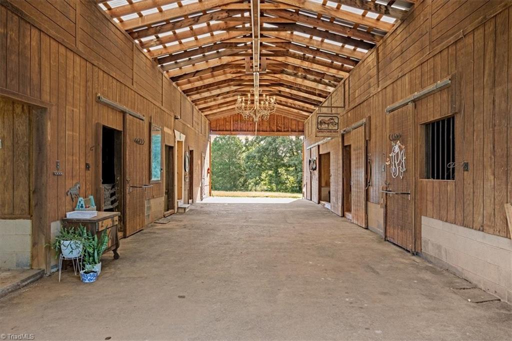 898 Grassy Creek Road Pinnacle, NC 27043 - Photo 5 of 50 Gallery Image 5