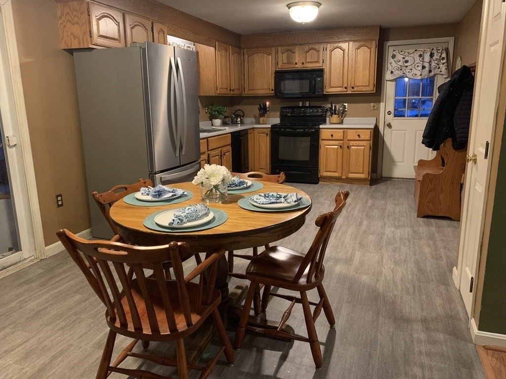 41 Adams Road Dracut, MA 01826 - Photo 6 of 22 Gallery Image 6