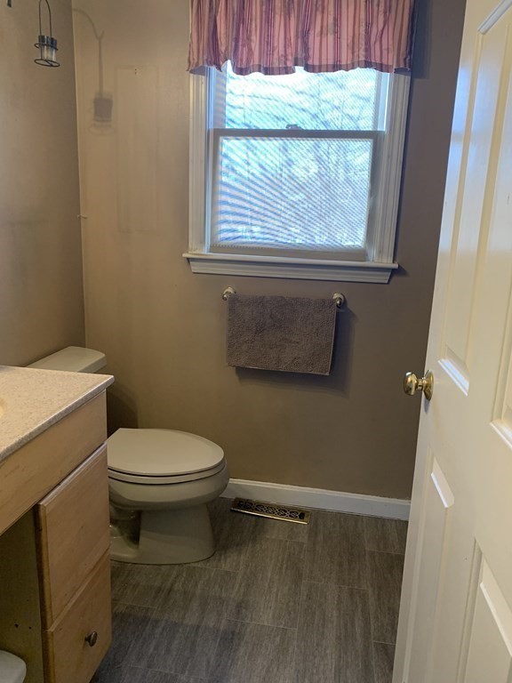 41 Adams Road Dracut, MA 01826 - Photo 10 of 22 Gallery Image 10