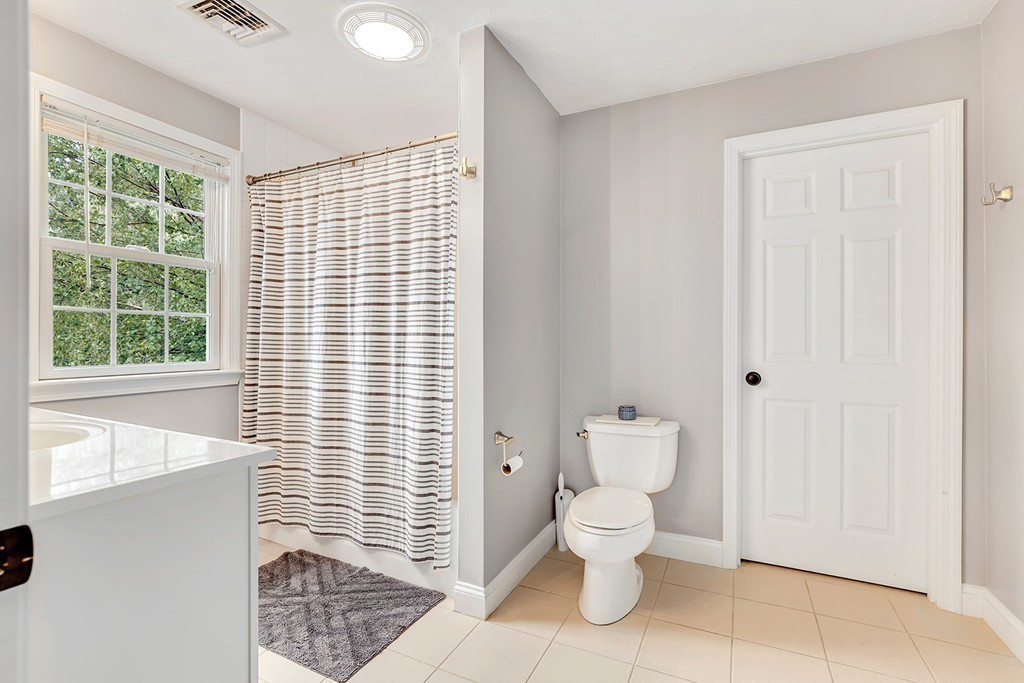 132 Howe Street, Unit D Natick, MA 01760 - Photo 16 of 31 Gallery Image 16