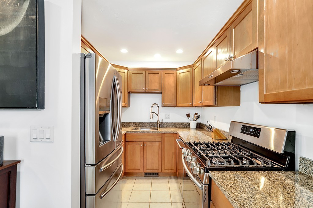 132 Howe Street, Unit D Natick, MA 01760 - Photo 8 of 31 Gallery Image 8
