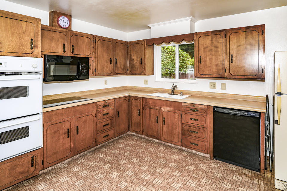 4519 Campton Road Eureka, CA 95503 - Photo 6 of 38 Kitchen