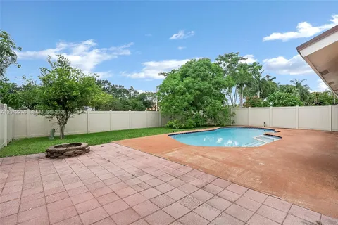 $3,750 | 681 Thornridge Avenue, Davie, FL 33325