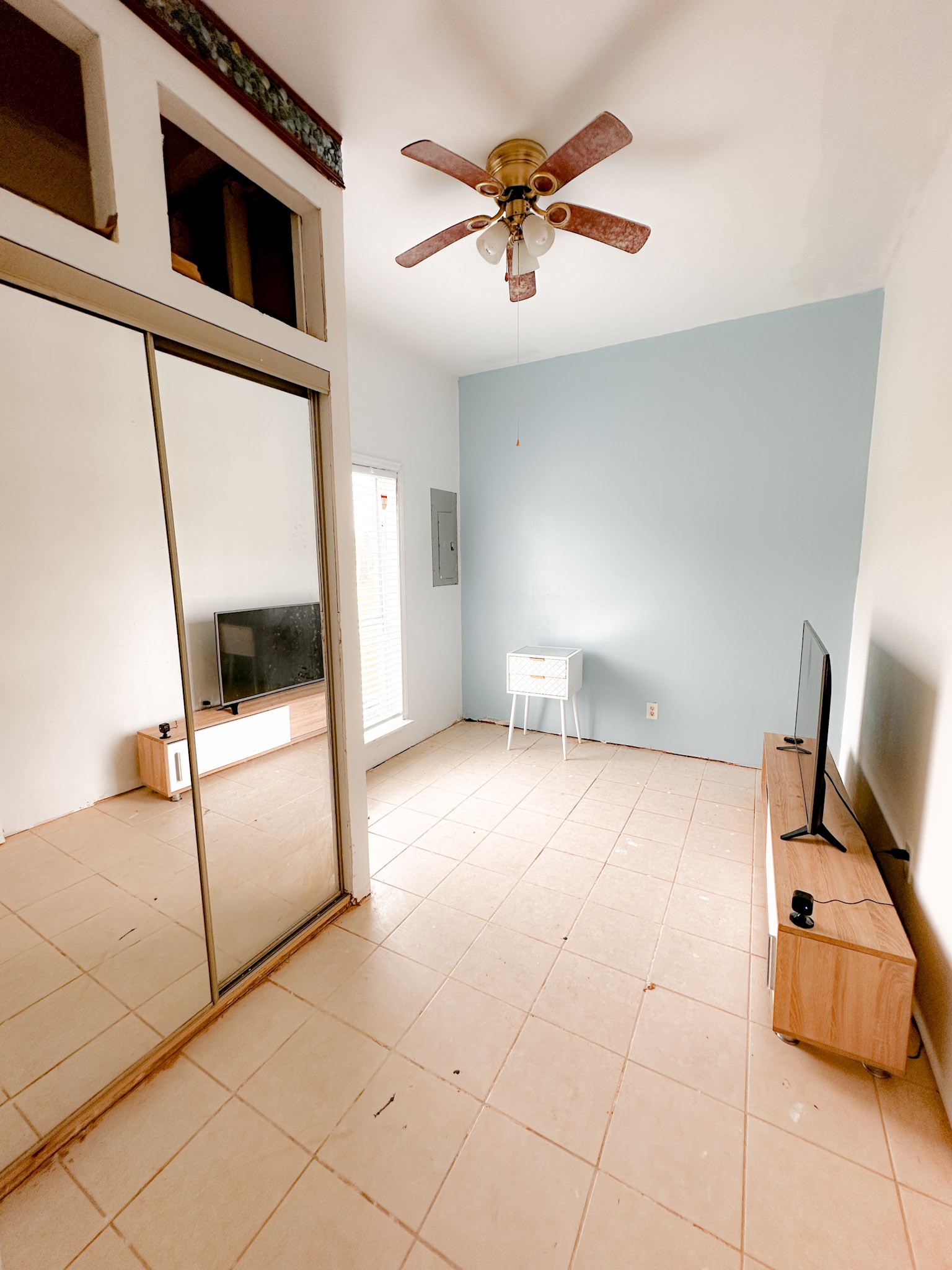 638 Kelly Lane Angleton, TX 77515 - Photo 13 of 21 a view of an empty room with a window