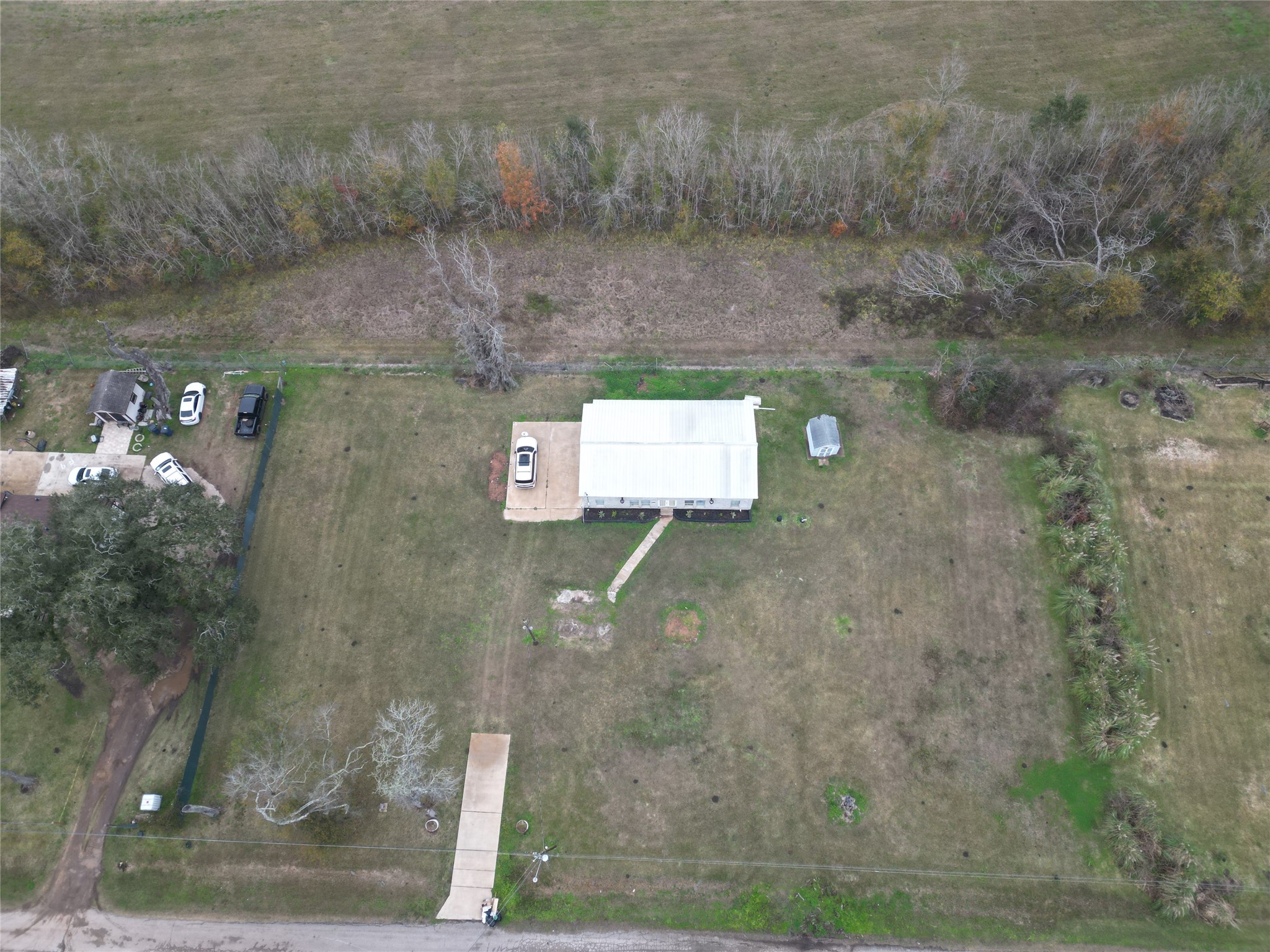 638 Kelly Lane Angleton, TX 77515 - Photo 20 of 21 a picture of a bathroom with a shower