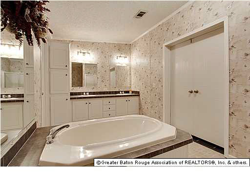17990 Jack Allen Road Livingston, LA 70754 - Photo 7 of 10