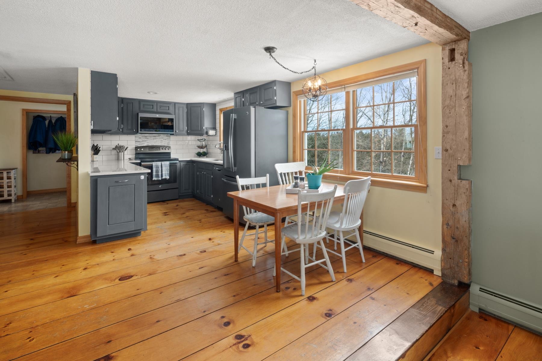 2436 Stagecoach Road Morristown, VT 05661 - Photo 4 of 27