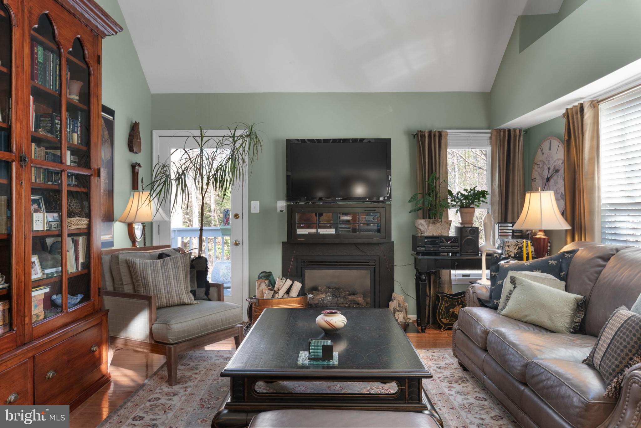 507 Coover Road Annapolis, MD 21401 - Photo 18 of 48 2 STORY FAMILY ROOM